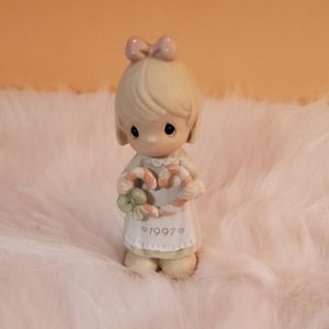 PRECIOUS MOMENTS FIGURINE